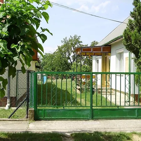 Agnes Nyaralo Balatonszárszó